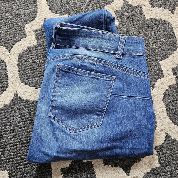 WAX JEAN. Butt I Love You. Skinny Jeans. - Picture 5 of 12